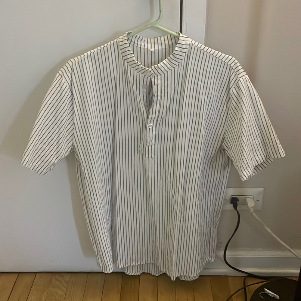Stripped short sleeve quarter button down. No marks. Good as new.